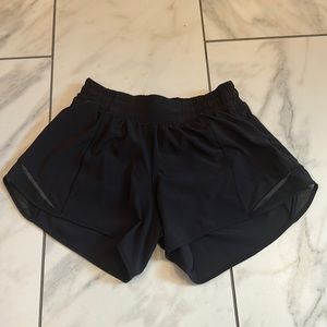 Lululemon Hotty Hot run shorts, black, like new, size 6 Long